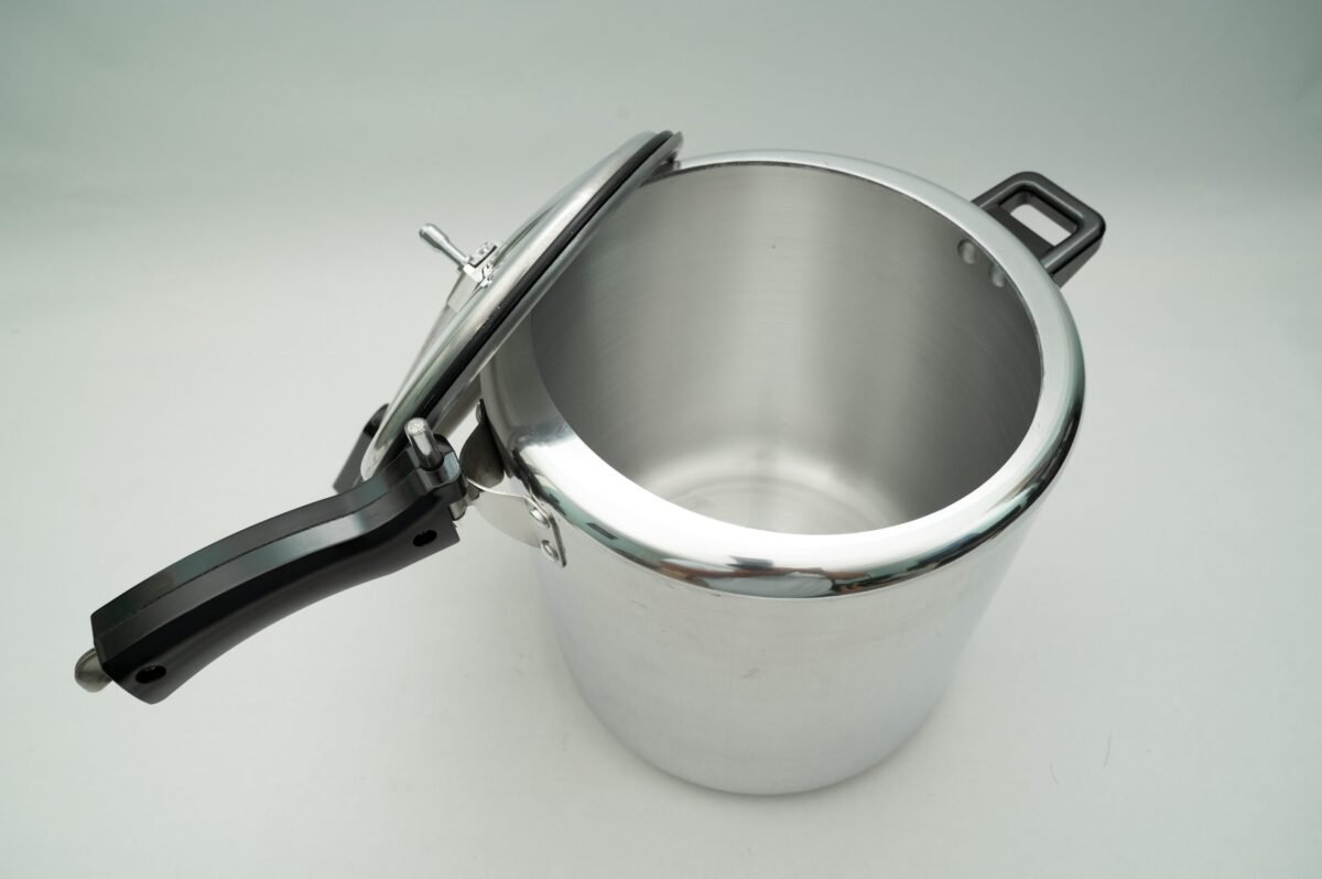 Pressure Cooker - BIGBOSS - Image 1